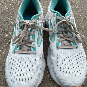 Brooks Glycerin 20 Running Shoes in Oyster Latigo Bay Coral Women's 9.5 Sneakers